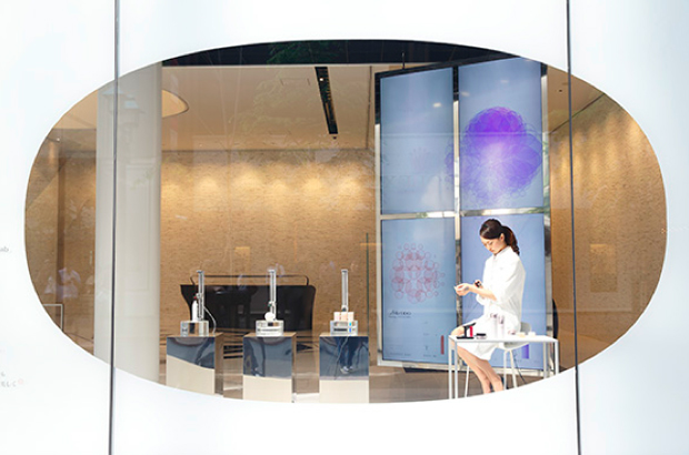 revista-magazine-retail-desing-escaparatismo-vishopmag-shiseido-takram001