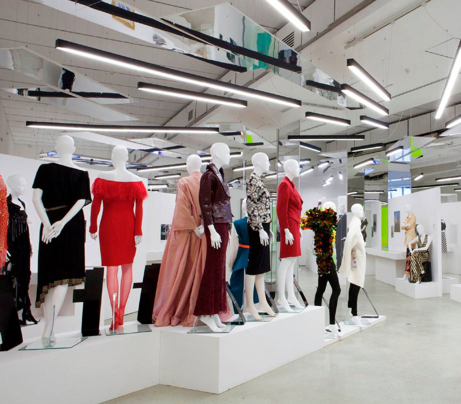 spazio-retail-women-fashion-power-maniquies-mannequins-vishopmag-001