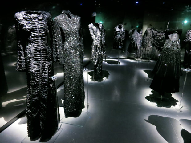 revista-magazine-visualmerchandising-escaparatismo-retail-design-armani-silos-vishopmag-007