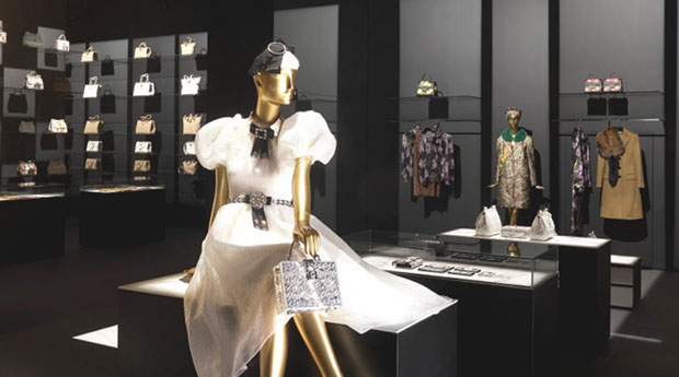 revista-magazine-visual-merchandising-retail-design-escaparates-flagship-Dolce&Gabbana-vishopmag-002