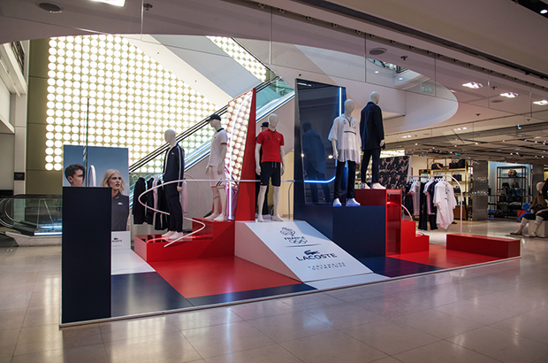 revista-magazine-visual-merchandising-retail-design-escaparates-retail-design-lacoste-bonsoir-paris-vishopmag-001