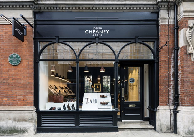 revista-magazine-visualmerchandising-escaparates-joseph-cheaney-store-checkland-kindleysides-retaildesign-vishopmag004