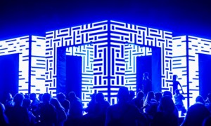 vishopmag-revista-escaparates-escaparatismo-visualmerchandising-retaildesign-axiom-audiovisual-sculpture-004