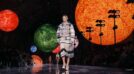 CHANEL SPRING SUMMER 2026: UN VIAJE AL COSMOS DE LA MODA CHANEL SPRING SUMMER 2026: UN VIAJE AL COSMOS DE LA MODA